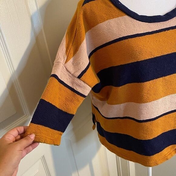 BDG Urban Outfitters, small oversized fall sweater - Picture 4 of 10